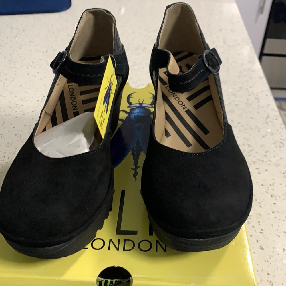 Fly London yuko suede